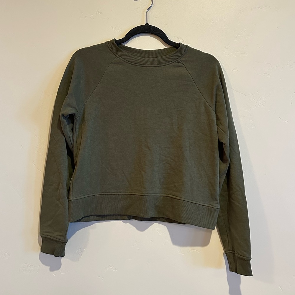 H&M Basic Crew Neck